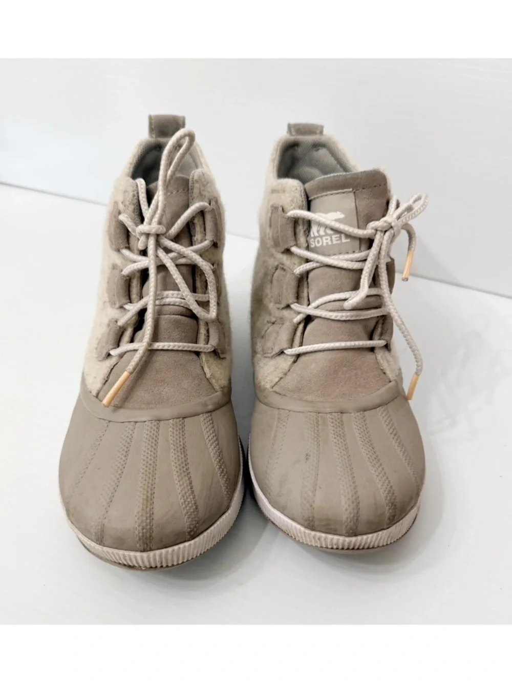 Sorel Out N About III Classic Leather Boot In Dove Peach - 7